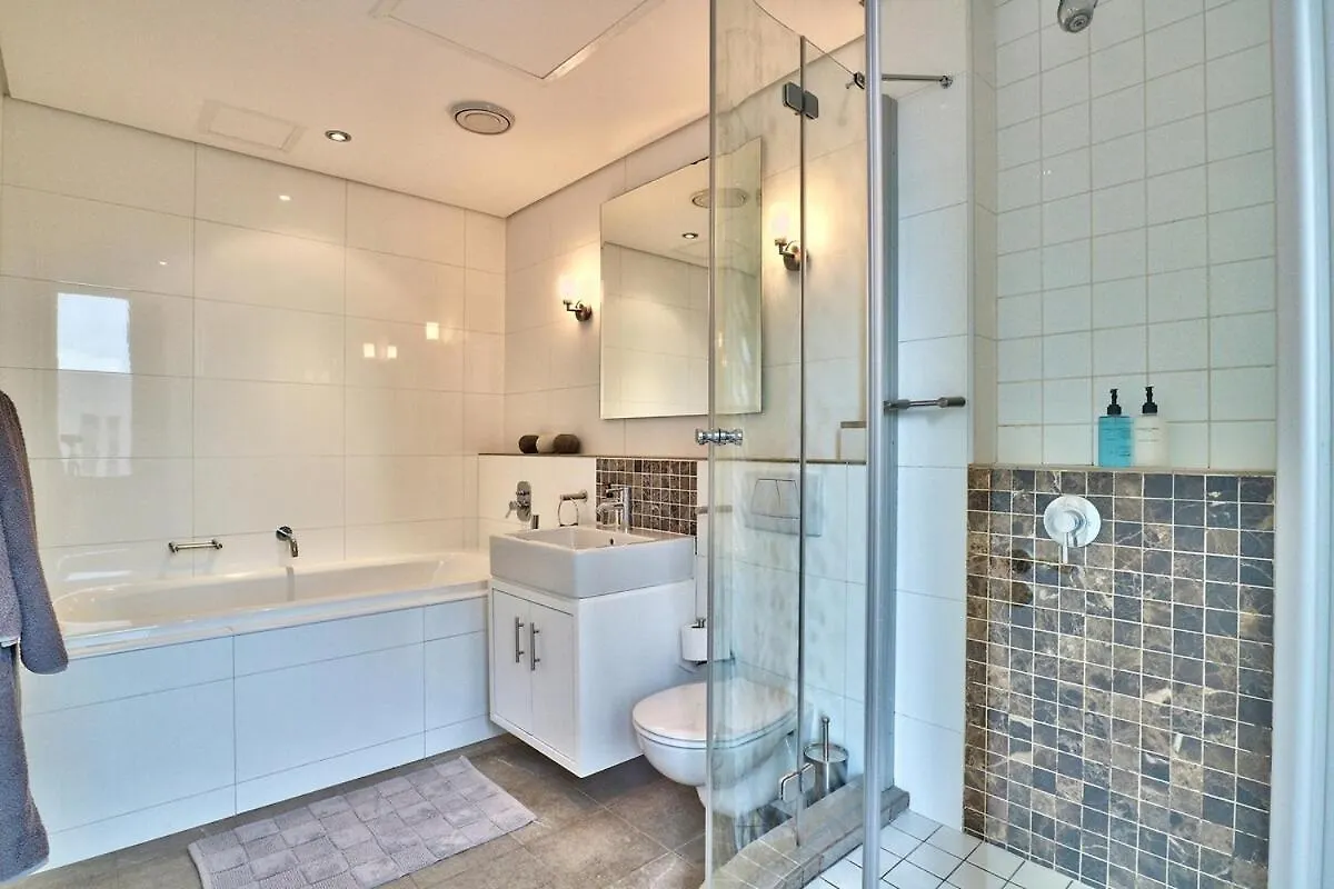 Appartamento Skyline Luxretreat- Stylish Comfort- Pool-Gym 1008 Città del Capo Sudafrica